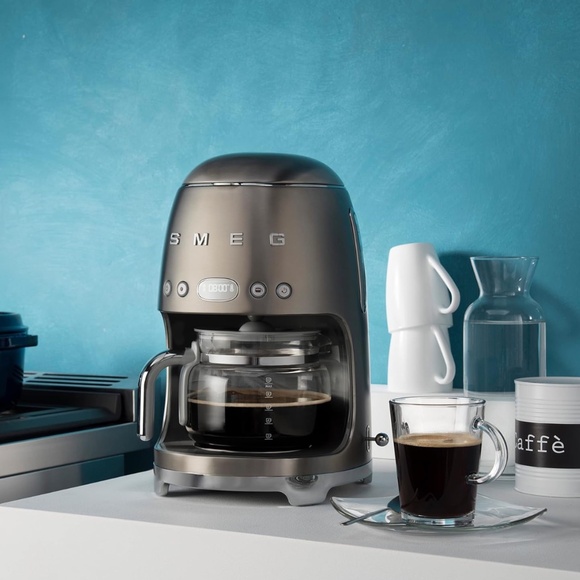 Smeg 1950’s Retro Style 10 Cup Programmable Coffee Machine (Stainless Steel) - Picture 1 of 3